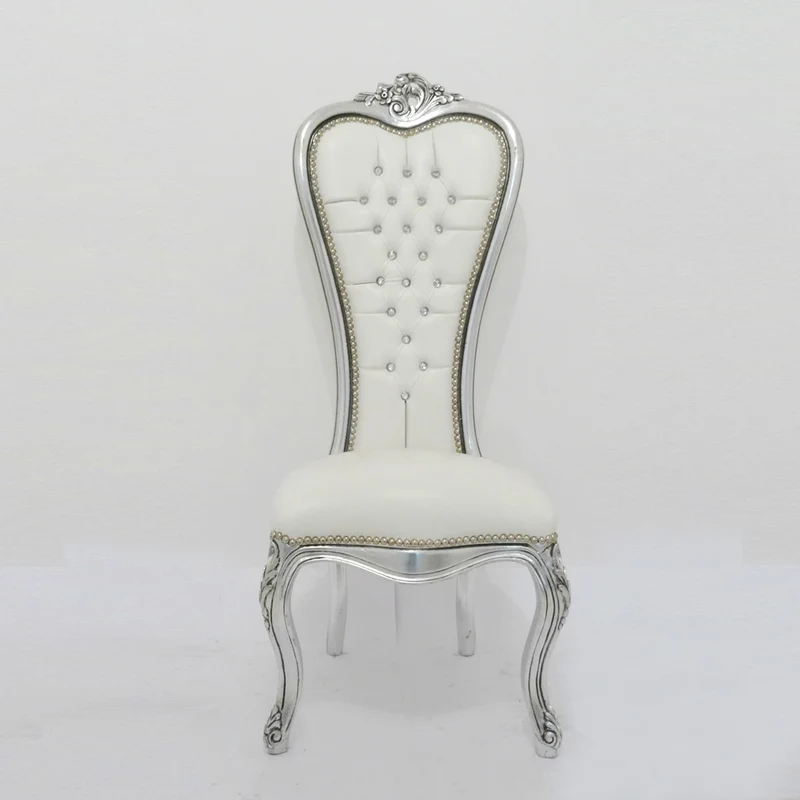Sedia poltrona da soggiorno barocca in ecopelle bianco con borchie e strass