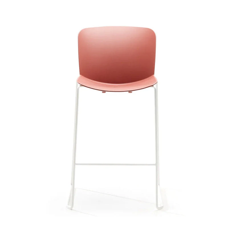 Sgabello con gambe a slitta LIBERA