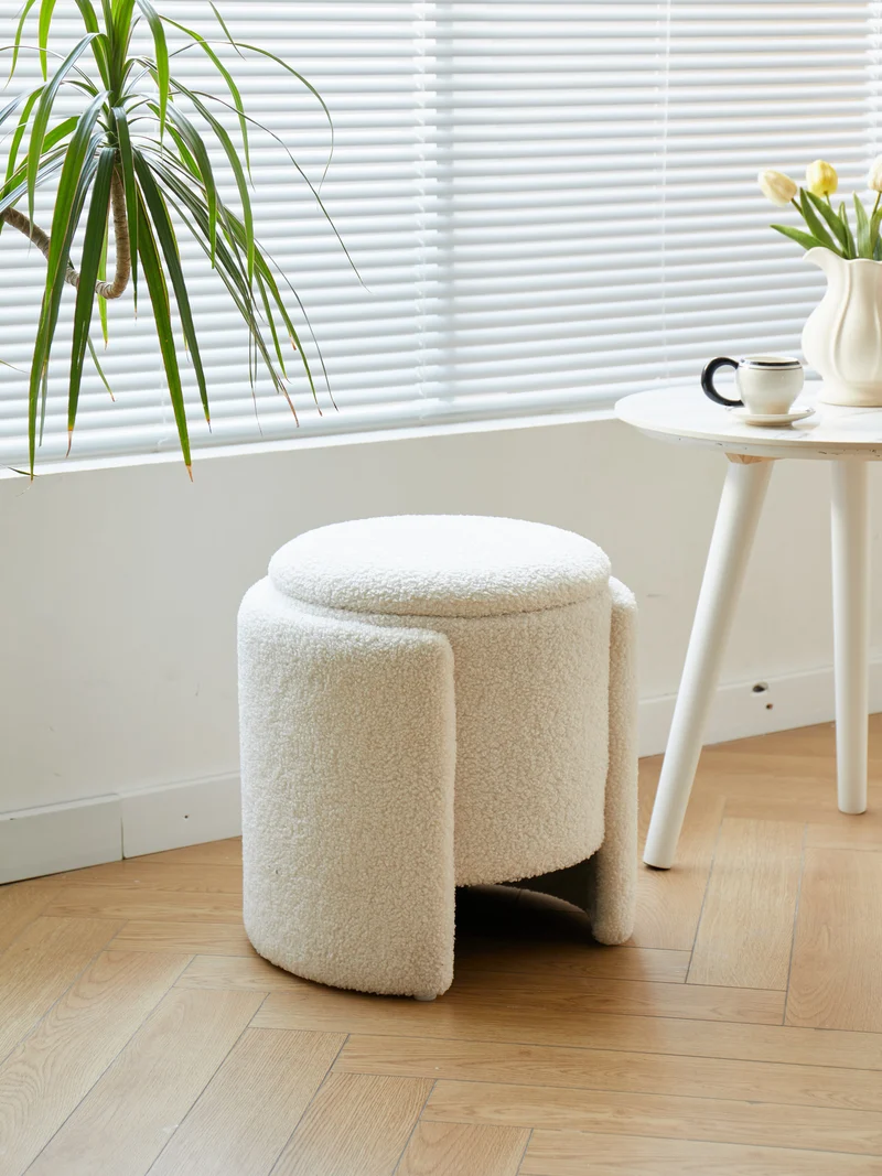 MOSS - Pouf en bouclettes blanches style scandinave