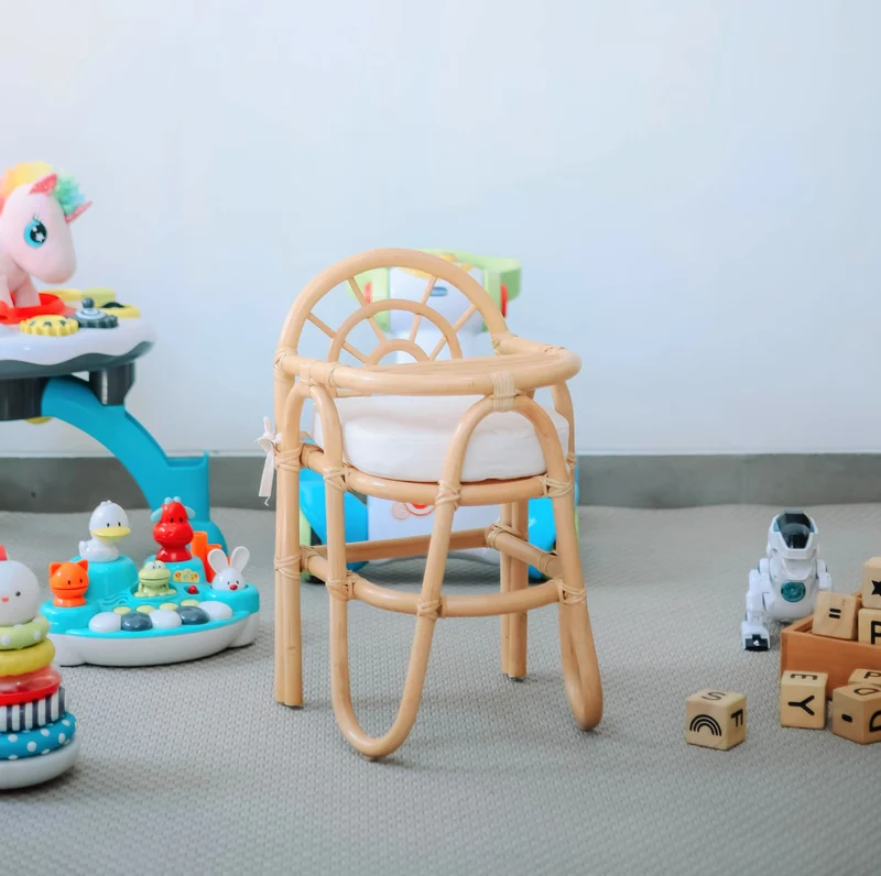 TANJUNG - Chaise haute pour bébé en rotin naturel