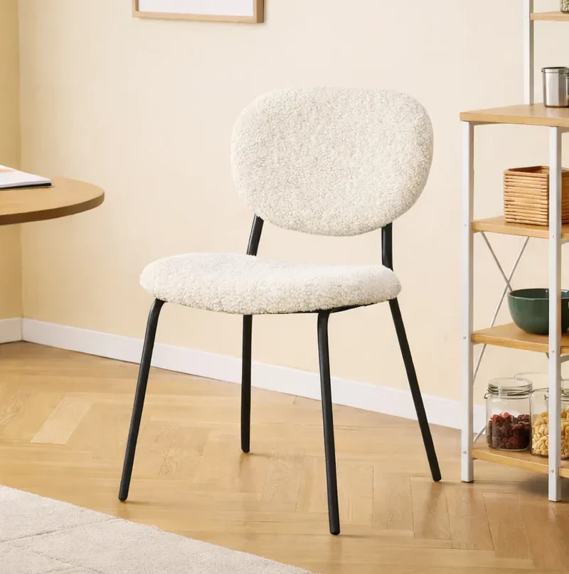SUZUKA - Lot de 2 chaises scandinaves en métal et bouclettes blanches