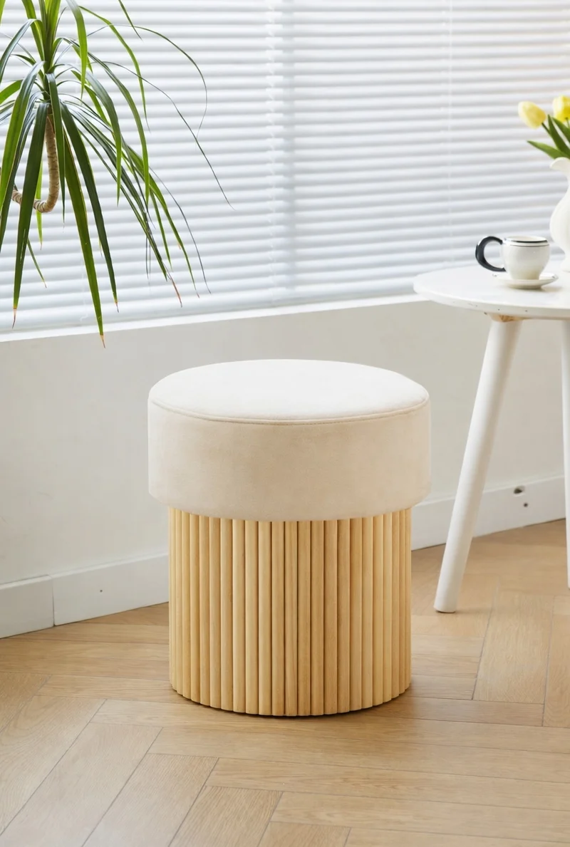 OTSU - Pouf en velours beige et base en bois