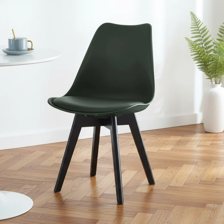 ESBJERG - Lot de 4 chaises scandinaves en bois et polypropylène noir