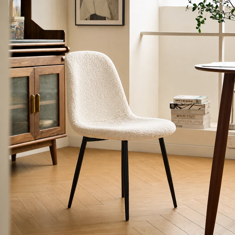 COPENHAGEN - Lot de 4 chaises en métal et bouclettes blanches