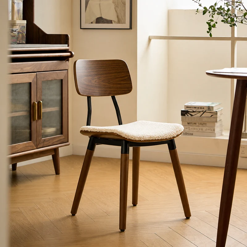 VICTORIA - Lot de 2 chaises en bois et bouclettes blanches