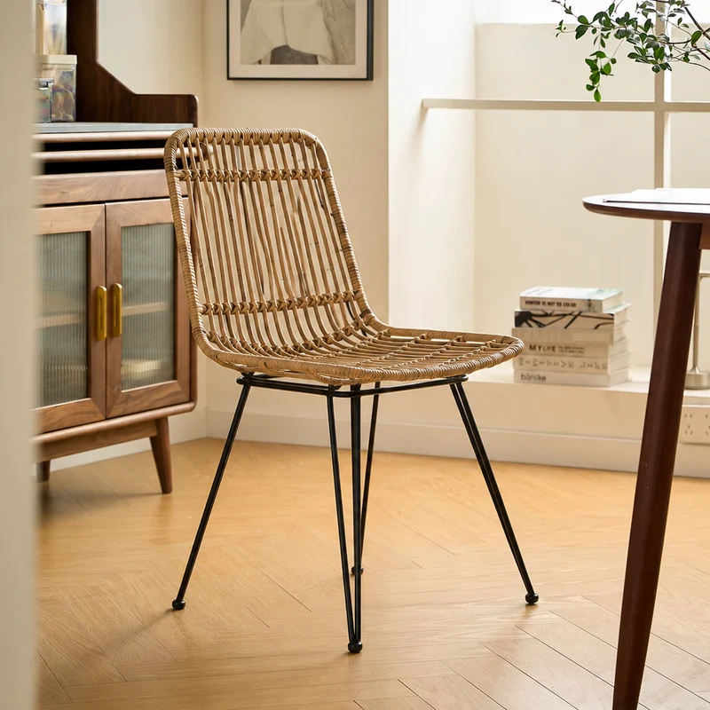 LUMPUR - Lot de 2 chaises en métal et rotin naturel