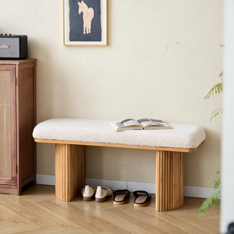 PIREUS - Banc en bois massif et bouclettes blanches