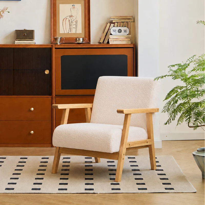 LOUIS - Fauteuil de salon en bois massif et bouclettes blanches