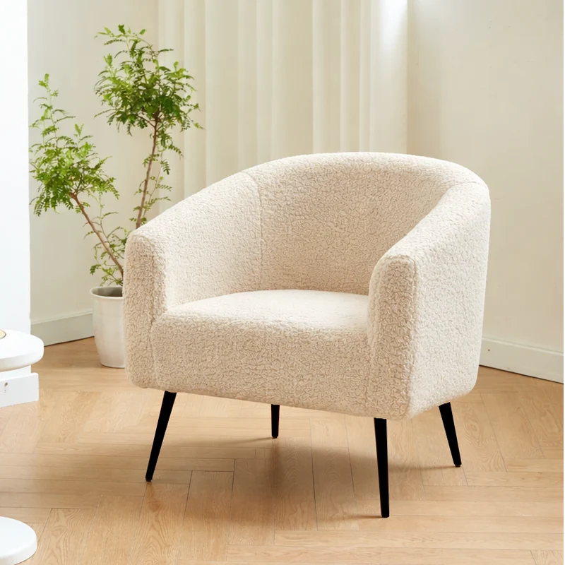 KIRUNA - Fauteuil de salon en métal et bouclettes blanches
