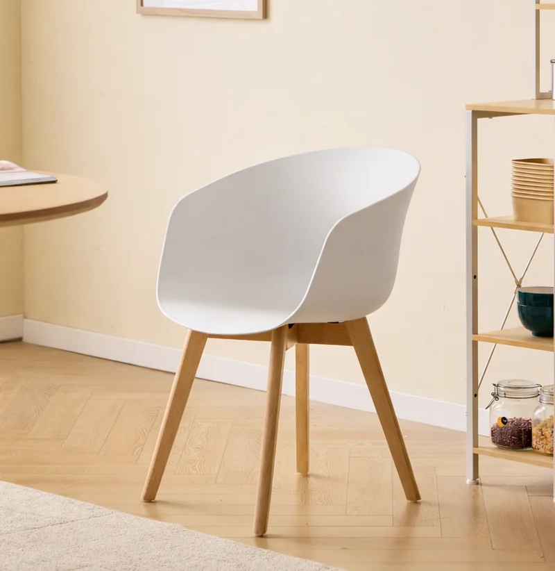 ALBORG - Lot de 4 chaises scandinaves en bois et polypropylène blanc