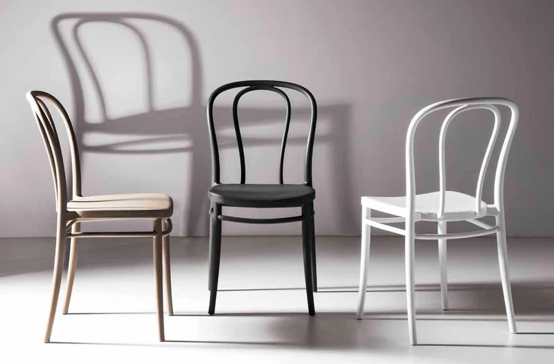 Vienna - Set da 4 Sedia in polipropilene design classico cm 44x52x86h- vari colori